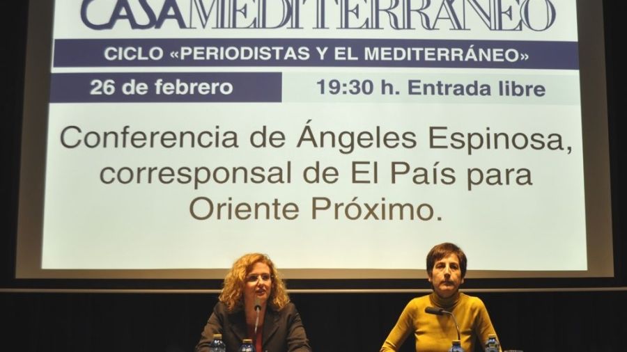 Sonia Marco y Ángeles Espinosa (de izquierda a derecha) durante la conferencia celebrada en Casa Mediterráneo.