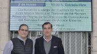 Juan Martín Nieto y Ramón Ribas de Reyna ante la fachada de Casa Mediterráneo - © María Gilabert / Revista Casa Mediterráneo.