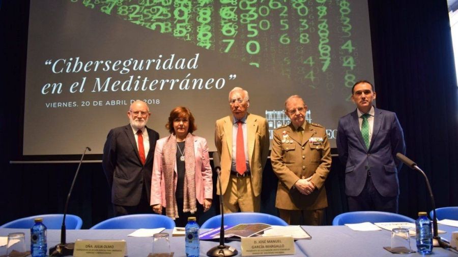 Panel de expertos en ciberseguridad durante la jornada celebrada en Casa Mediterráneo.