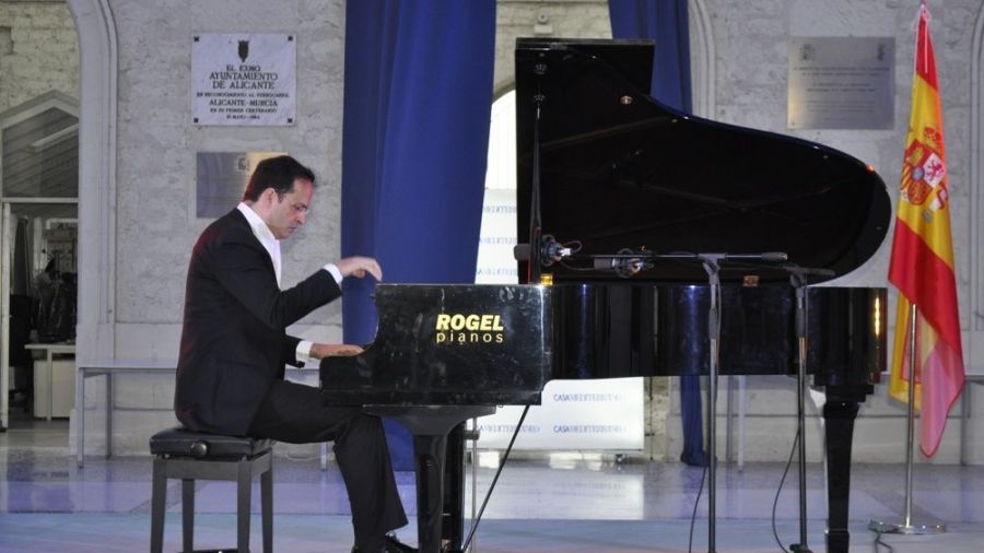 Marouan Benabdallah en el concierto ofrecido en Casa Mediterráneo - © María Gilabert / Revista Casa Mediterráneo.