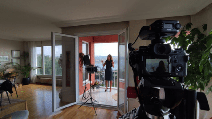Ceren Çerçiler en un fotograma del documental 'Mujeres mediterráneas. Turquía'.