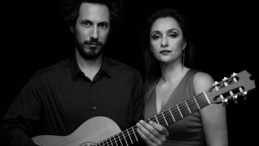 La cantante chipriota Vivianna Giannaki y el guitarrista y compositor argentino Mariano Gil.