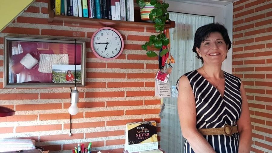 Ana Isabel Páramo, analista de inteligencia, formadora especializada en análisis de inteligencia y mentora en inteligencia corporativa.