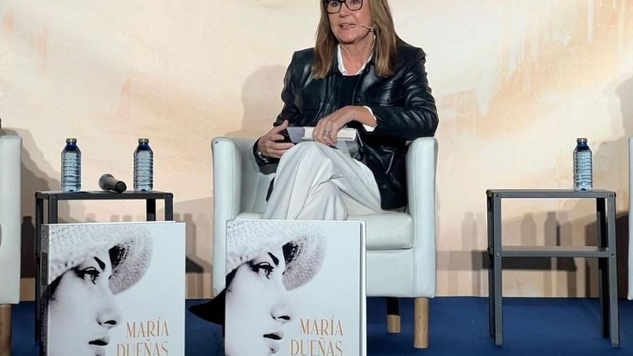 María Dueñas durante la presentación de su nueva novela en Casa Mediterráneo.