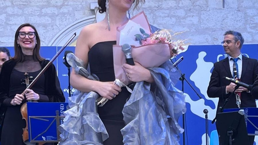 La mezzosoprano Flaka Goranci durante el concierto ofrecido en Casa Mediterráneo.