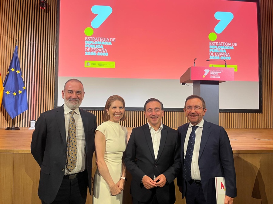 Nuria Oliver en la presentación de la Estrategia de Diplomacia Pública: «La ciencia es una política exterior que genera confianza y tiende puentes»